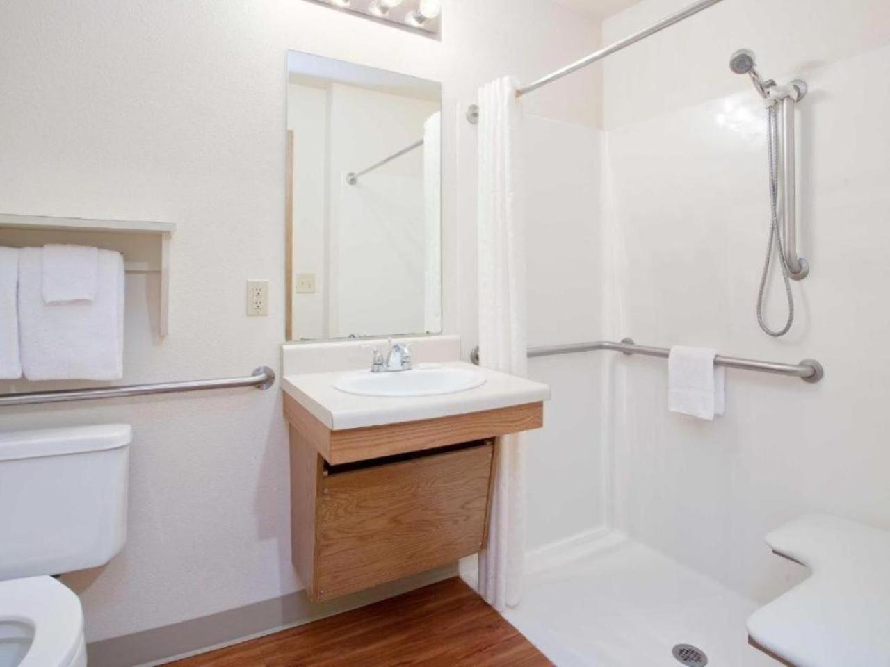 Woodspring Suites Topeka Zewnętrze zdjęcie